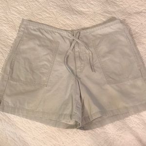 Old Navy oyster color draw string shorts sz M